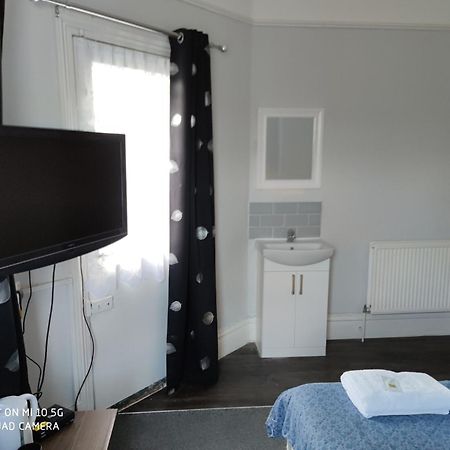 סלאו Sussex Lodge Guest House מראה חיצוני תמונה