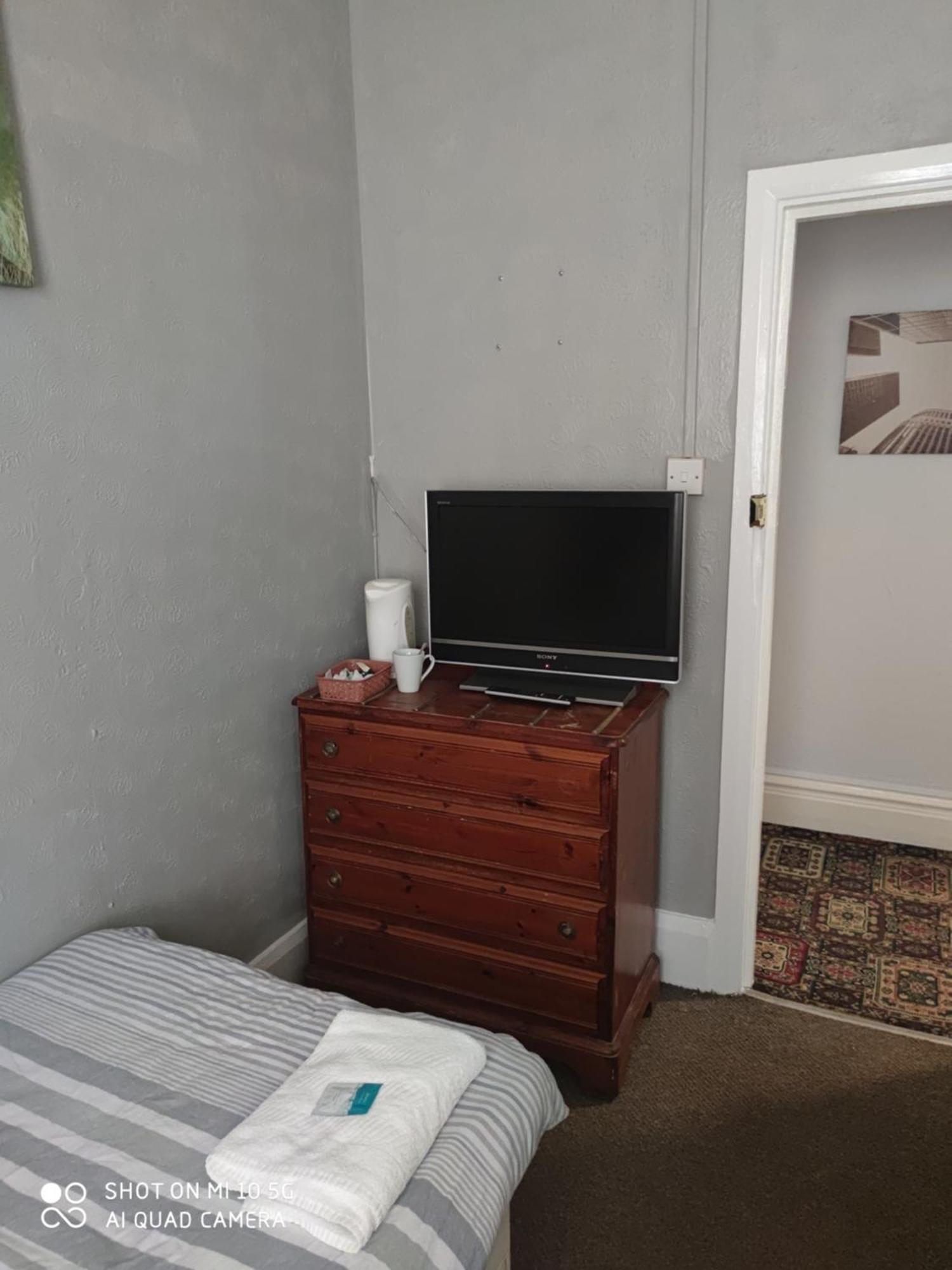 סלאו Sussex Lodge Guest House מראה חיצוני תמונה