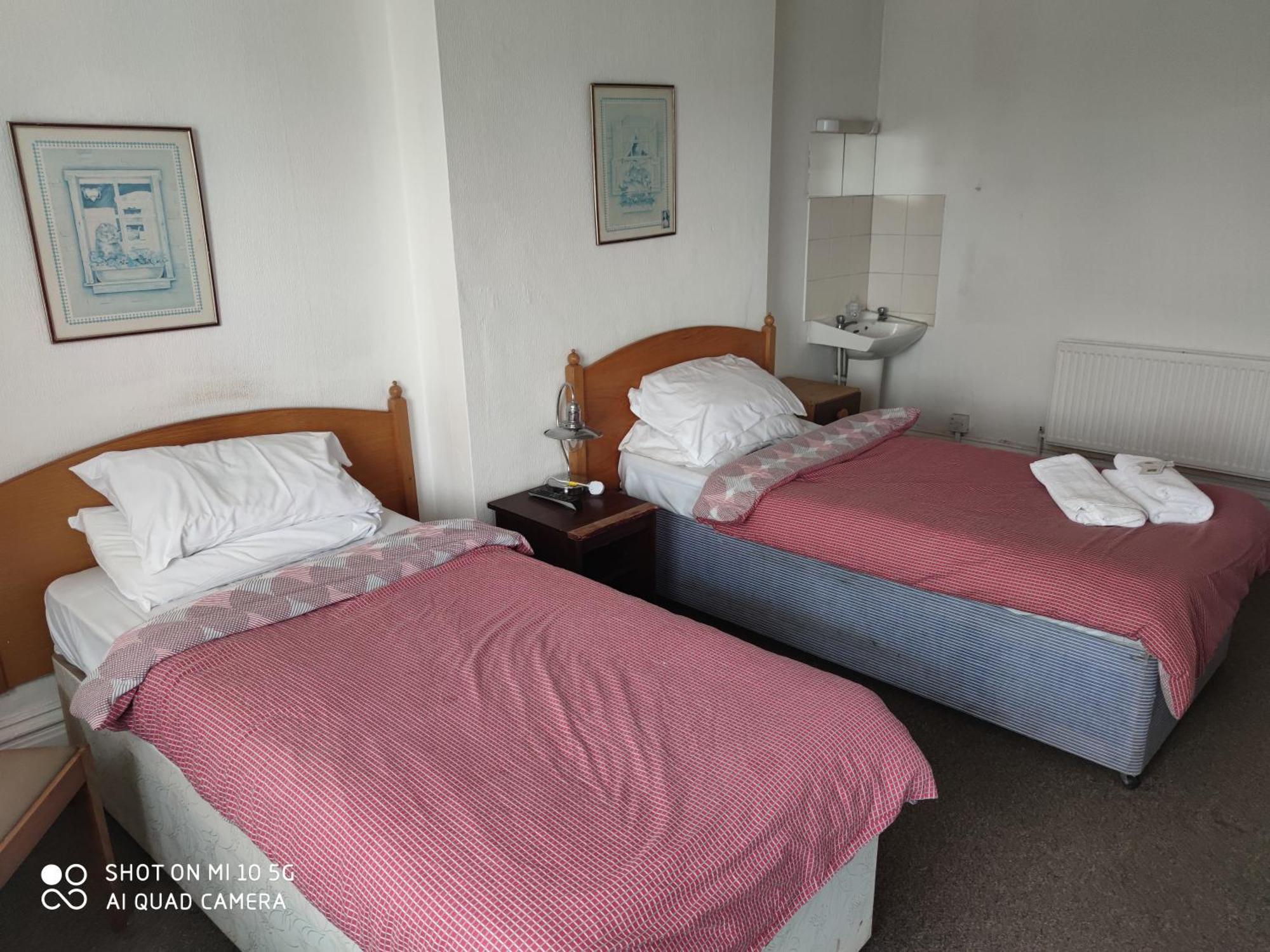 סלאו Sussex Lodge Guest House מראה חיצוני תמונה
