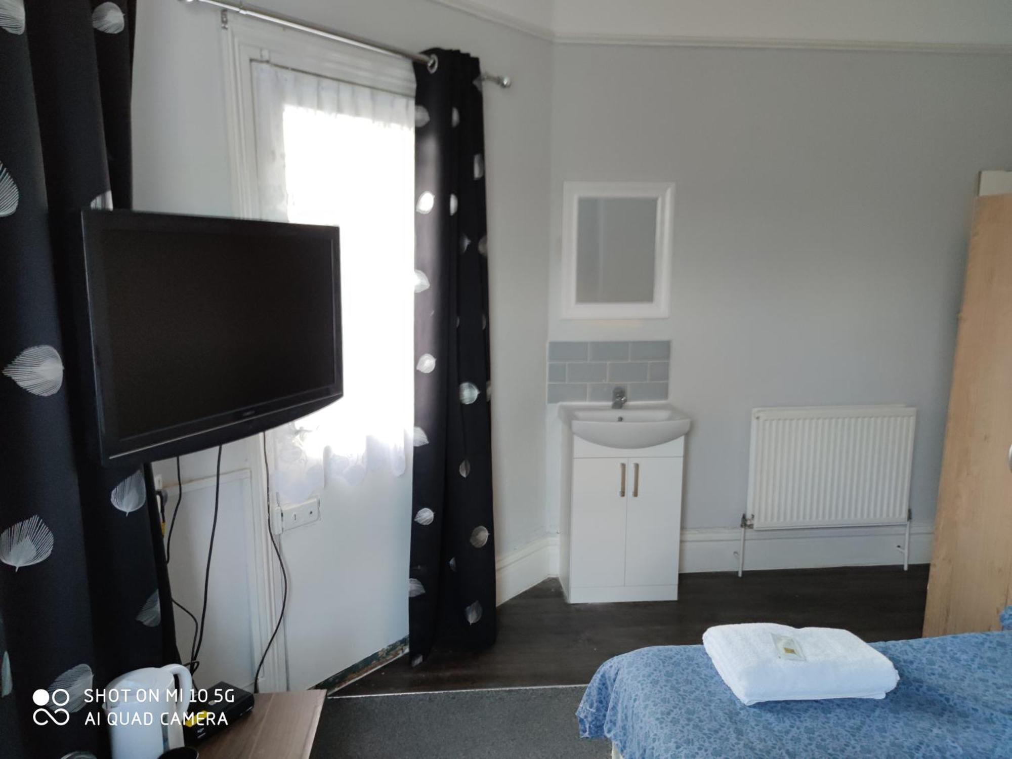 סלאו Sussex Lodge Guest House מראה חיצוני תמונה